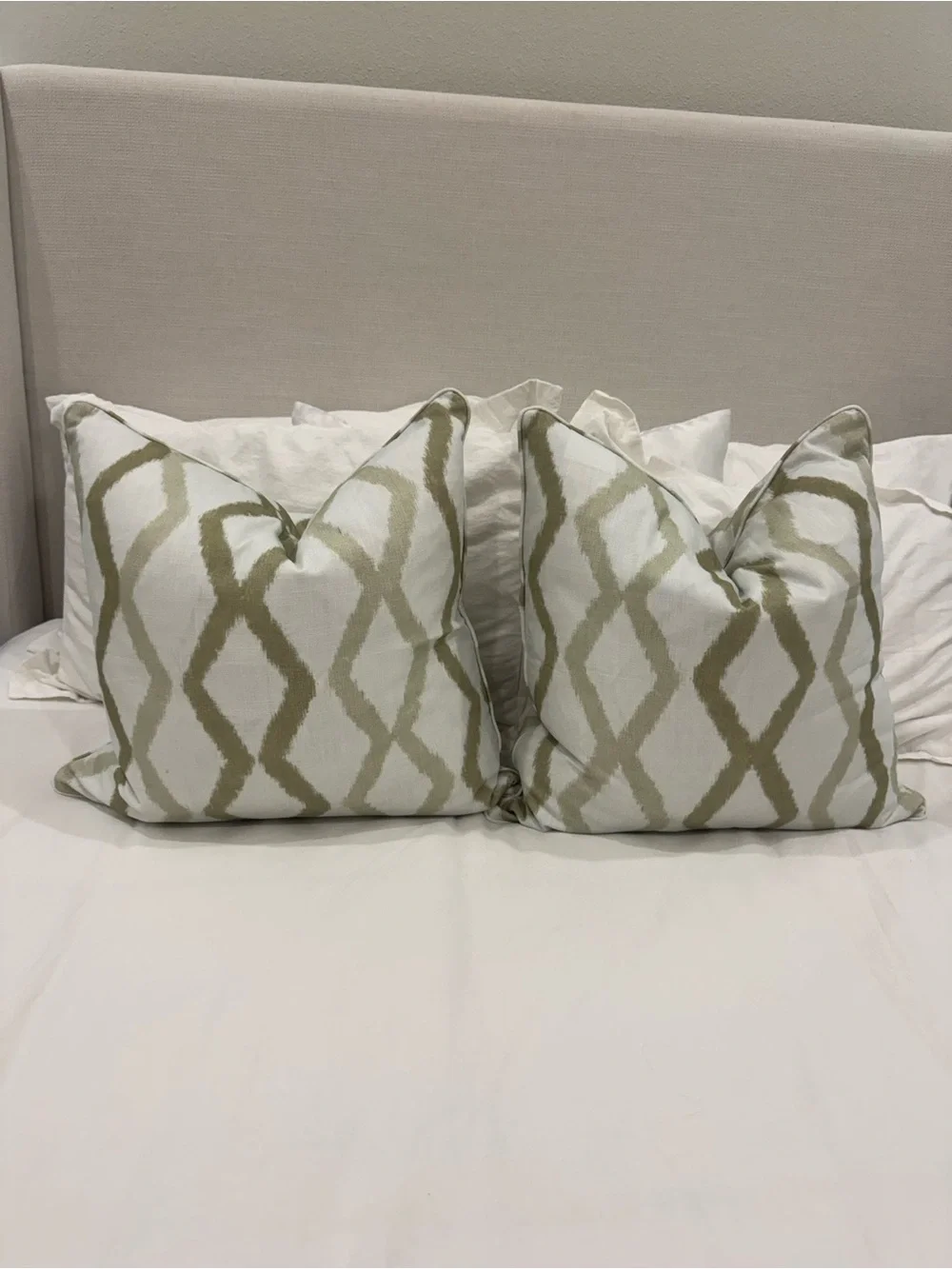 Diamond Trellis Decorative Throw Pillow Pair in Light Olive and Cream